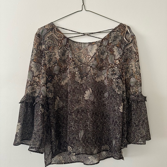 Brown Paisley Design Blouse with flowy sleeves - Picture 2 of 3